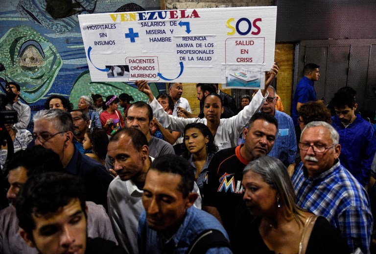 Enfermos de VIH claman por medicinas en visita de directora de OPS a Venezuela