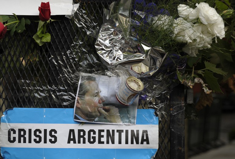 Entierran a Nisman y único imputado en causa por su muerte pide a Kirchner como testigo