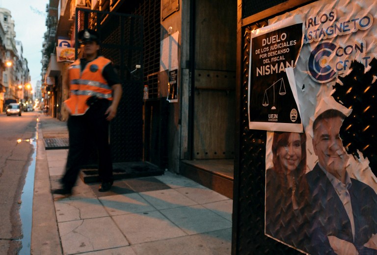 Hallan ADN que no corresponde a Nisman en su casa y buscan identificarlo