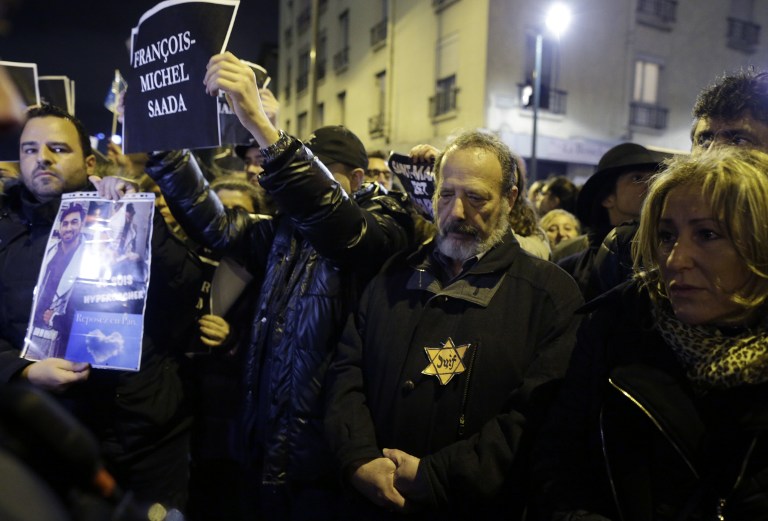 Unos 700.000 manifestantes en Francia en homenaje a víctimas de ataques