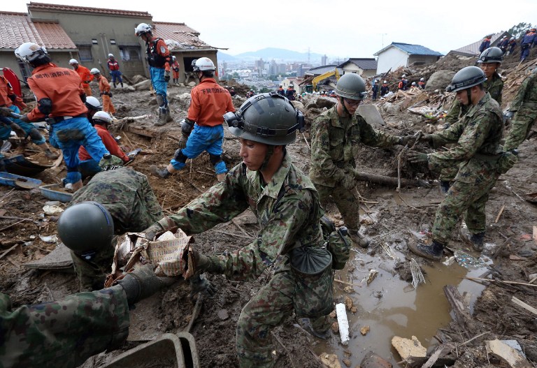 Japón: 50 muertos y 38 desaparecidos por desprendimiento de tierra