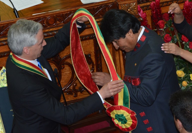Evo Morales jura tercer mandato con fuerte apoyo y amenaza de crisis