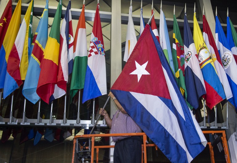 Cuba y EE.UU. restablecen relaciones y reabren embajadas, 54 años después