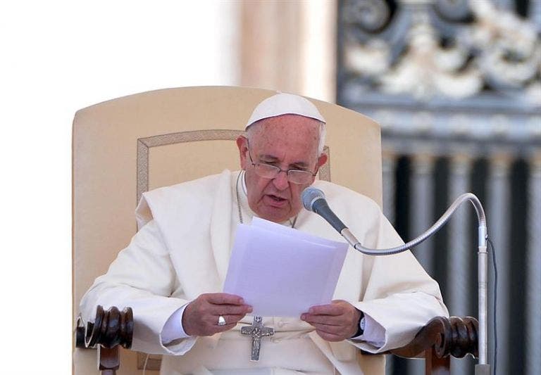 Papa Francisco pide por México tras el sismo