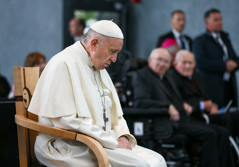 Papa implora &quot;perdón de Dios&quot; por abusos en Irlanda