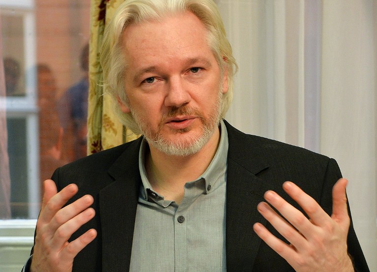 Ecuador ratifica asilo indefinido a Assange tras fallo de justicia sueca