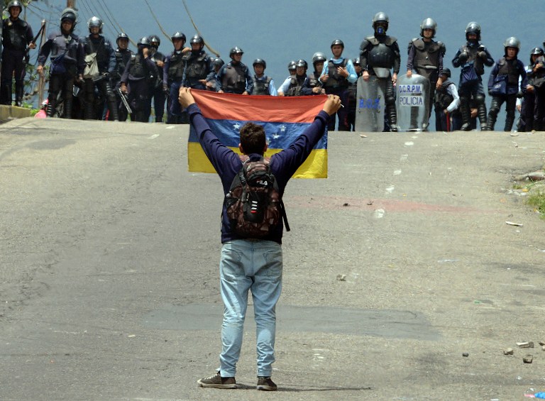 Venezuela: Maduro ordena tomar fábricas paradas bajo estado de excepción que impactaría revocatorio