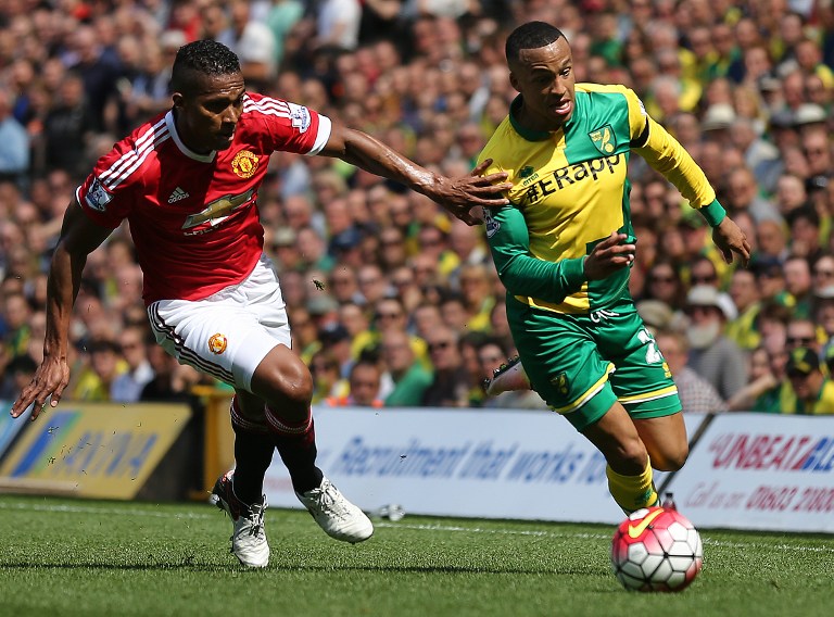 El United se mete en la pela por la Champions League tras ganar en Norwich