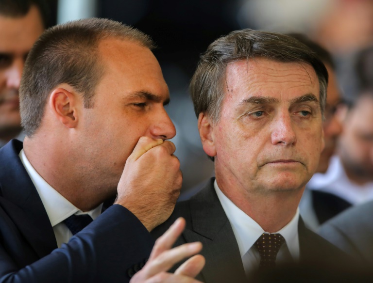 Bolsonaro se opone a su hijo sobre pena de muerte en Brasil