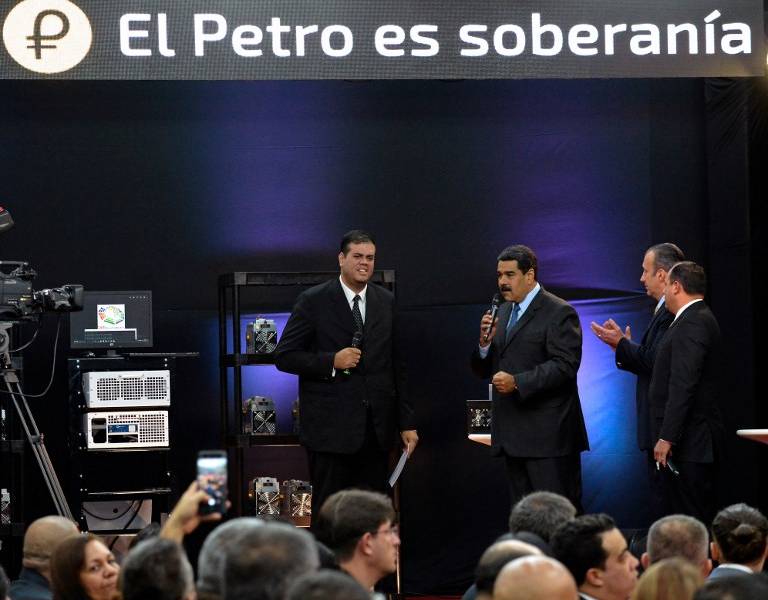 Venezuela anuncia &quot;intención de compra&quot; del Petro por USD 735 millones entre escepticismo