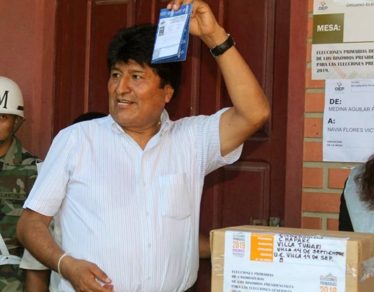 Bolivianos votan en inéditas y polémicas primarias presidenciales