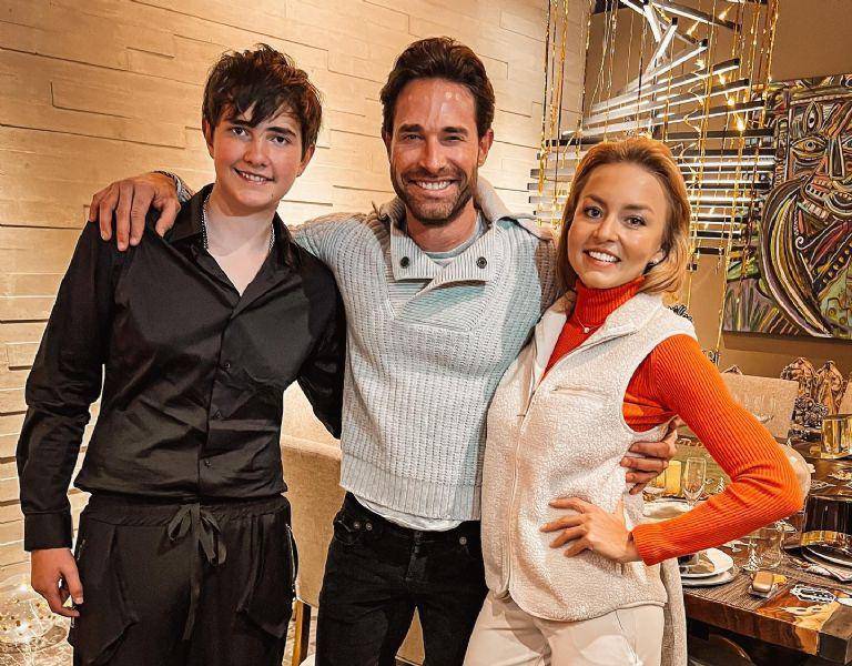 Sebastián, Angelique, y el hijo de su novio, Santiago Rulli Galliano.