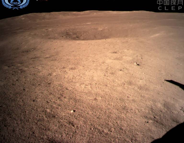 China se convierte en el primer país que aluniza en la cara oculta de la Luna