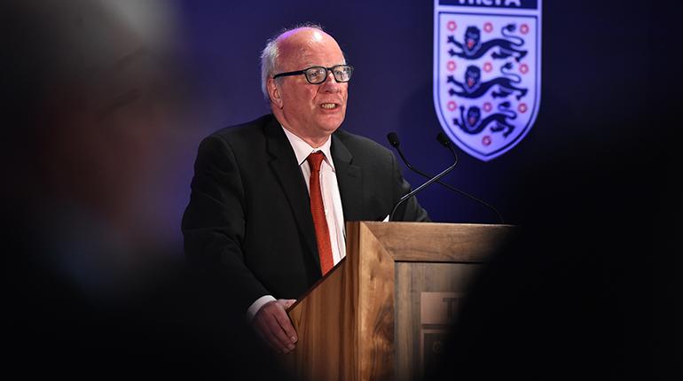FA denuncia “crímenes odiosos” por abusos sexuales a jugadores