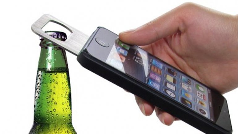 Ahora los smartphones también destapan botellas