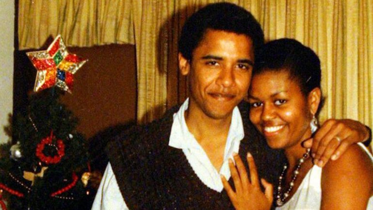 Michelle Obama publicó foto retro para saludo navideño y conmocionó la web