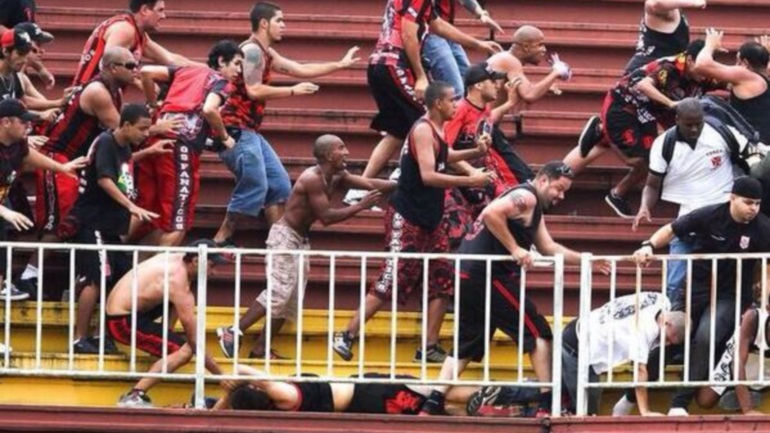 Brasil: gresca deja 4 hinchas heridos y empaña última jornada de Liga