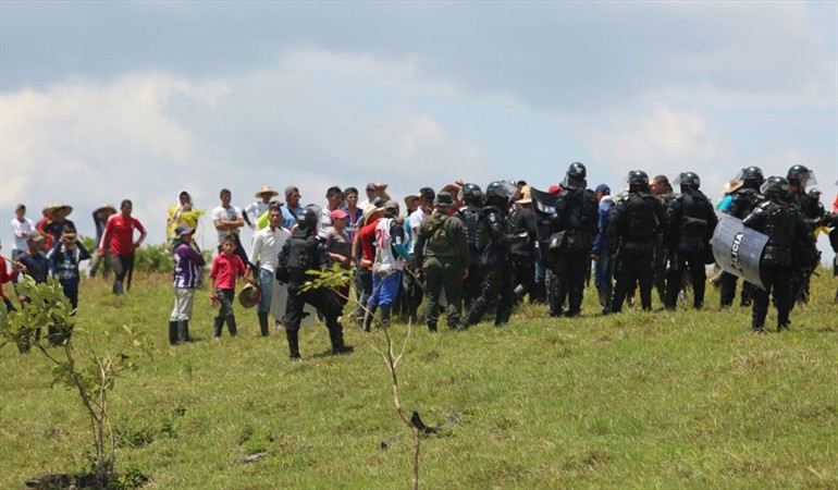 Un muerto y cuatro heridos en protesta cocalera en suroeste de Colombia