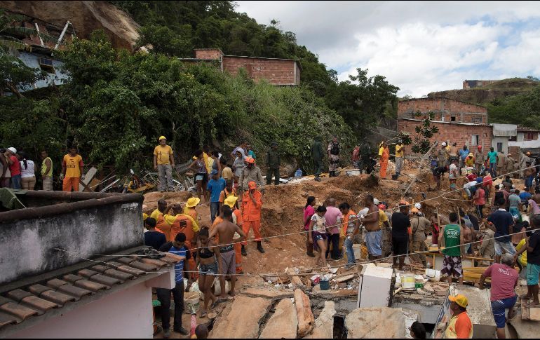 Diez muertos por deslizamiento de tierra en Rio de Janeiro