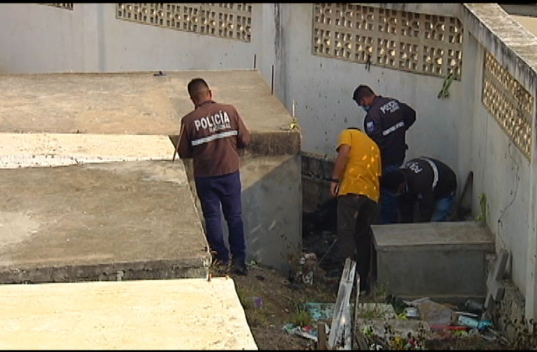 Un hombre fue incinerado dentro del cementerio de la parroquia de Posorja