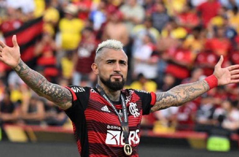 Arturo Vidal a sus críticos: ¿pensaron que venía a Brasil de vacaciones? aquí les traigo el título