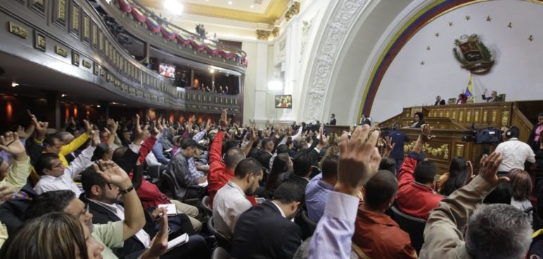 Venezuela: despojan de inmunidad a 7 diputados