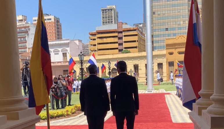 Juan Guaidó llega a Paraguay y continúa gira de apoyo