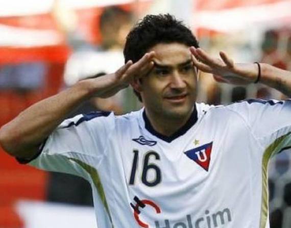 El futbolista apoya a Liga a pesar que dejó la instituvión hace años.