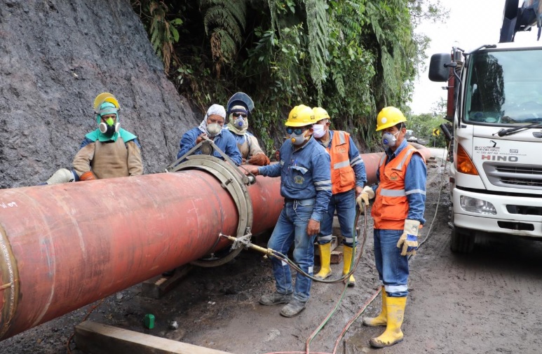 Reanudan parcialmente operaciones de oleoducto tras daños en Amazonía