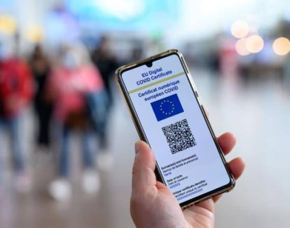 En febrero de 2022, la Comisión propuso al Parlamento Europeo y al Consejo prorrogar el sistema de Certificado COVID Digital de la UE por un año, hasta el 30 de junio de 2023.