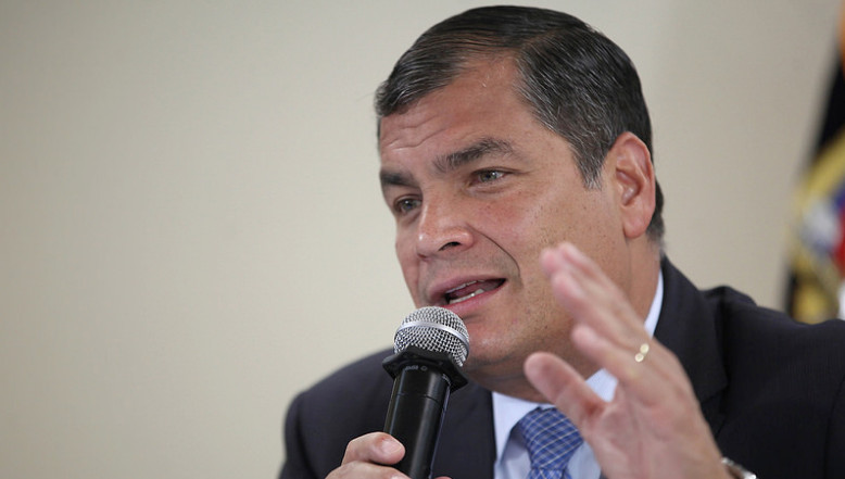 Rafael Correa defiende reelección indefinida y desafía a opositores