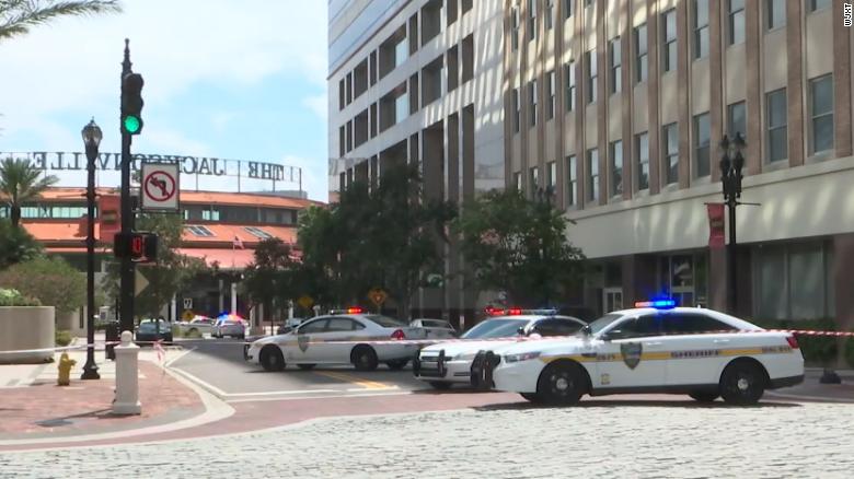 Tiroteo en Jacksonville deja varios muertos