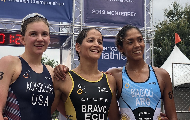 Elizabeth Bravo logra oro en Panamericano de Triatlón