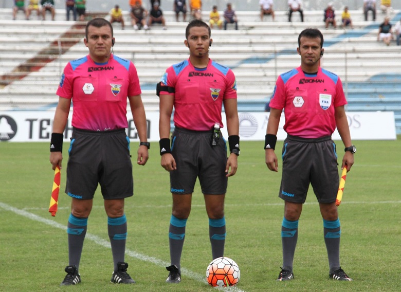 Marlon Vera, el juez que dirigirá la final envuelto en críticas