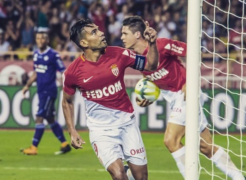 Falcao logra primer triplete en la liga francesa 2017