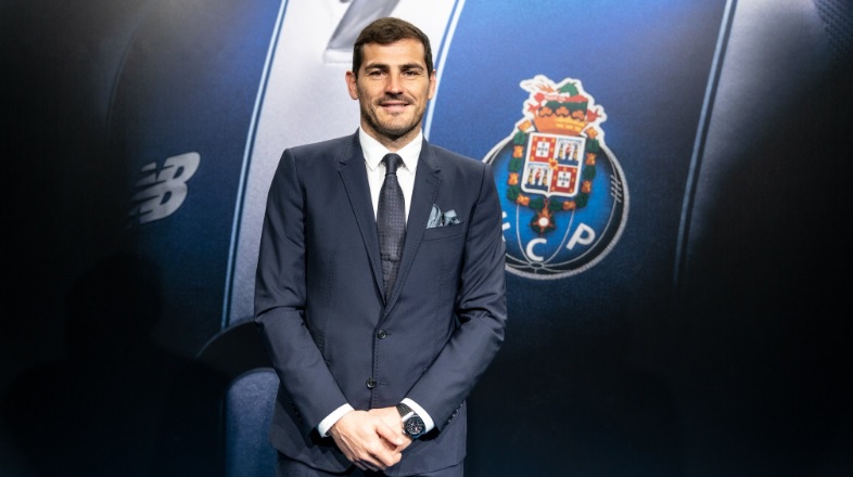 Iker Casillas extiende su contrato con Porto hasta 2020