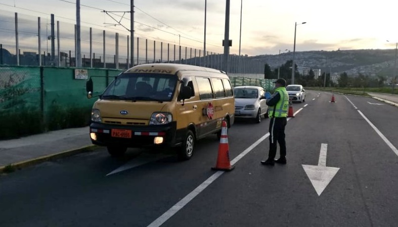 13 sancionados por incumplir restricción vehicular en Quito