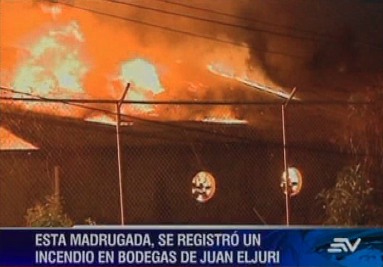 Incendio en bodegas de almacén en Guayaquil dejó $6 millones en pérdidas