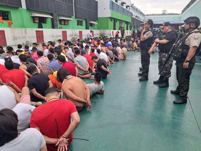 Daniel Noboa ordena al SNAI comenzar los trámites para repatriación de personas extranjeras de las cárceles de Ecuador