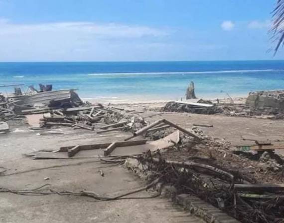 Así quedó tras el tsunami la playa de Nuku'alofa, en la isla de Atata, de donde es Lisala Folau.