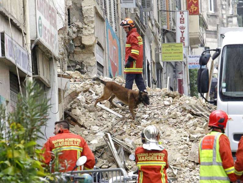 4 muertos tras derrumbe de 2 edificios en Marsella