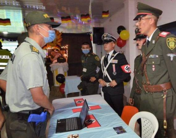 Tuluá: el escándalo en Colombia por el evento pedagógico en el que la policía utilizó símbolos y trajes nazi