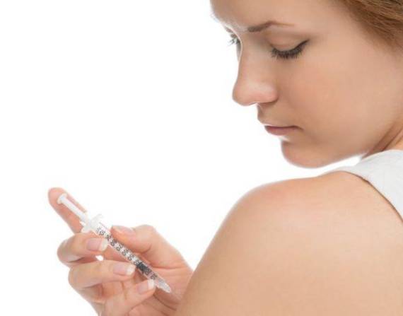 La diabetes tipo 1 tiende a aparecer temprano en la niñez o la adolescencia. Puede estar vinculada a la genética o desencadenarse por una infección viral.