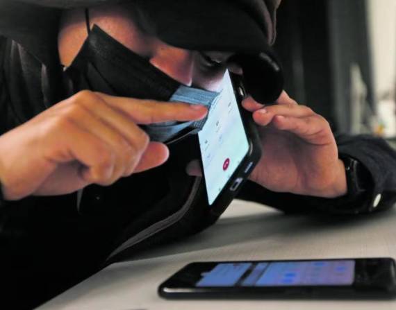 Imagen referencial de un extorsionador.