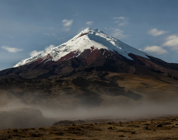 El volcán Cotopaxi es uno de los sitios atractivos para los turistas.
