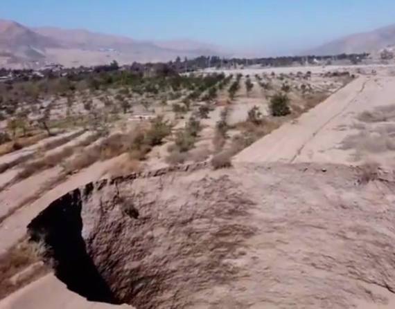 Lo que se sabe hasta ahora del misterioso socavón gigante que apareció en el desierto de Chile