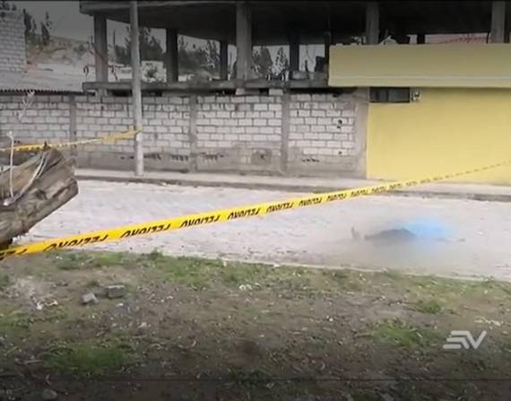 Desesperación en Latacunga por falta de gas: una repartidora fue asesinada tras robarle los cilindros de un camión