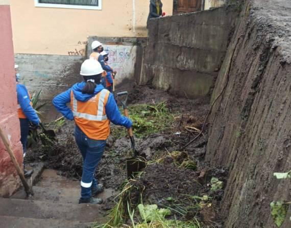 La Secretaría de Riesgos trabaja en el retiro del lodo