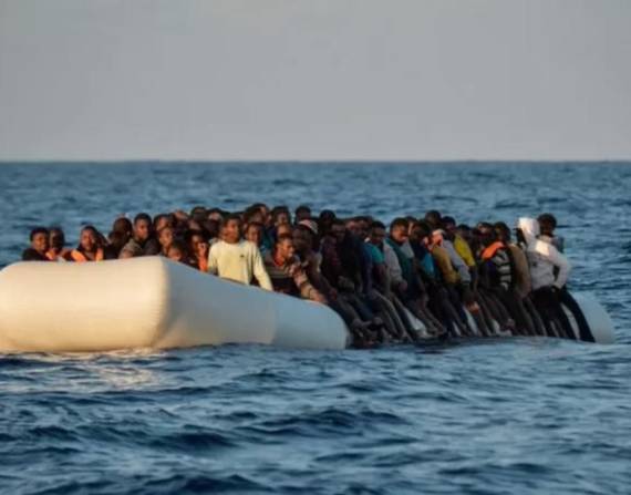 La Organización Internacional para las Migraciones (OIM), una agencia de la ONU, estima que desde 2014 casi 50.000 migrantes han muerto o desaparecido intentando llegar a sitios como Estados Unidos o la Unión Europea.