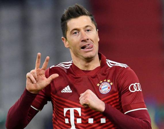 Lewandowski, de 33 años, tiene contrato con el Bayern hasta el 2023 y por ahora la postura del club es que el delantero polaco cumplirá el contrato.